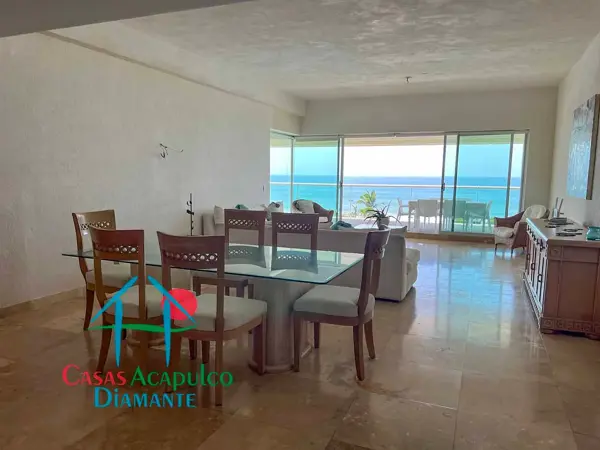 ¡Precio de oportunidad! Departamento con vista al mar y acceso directo a la playa