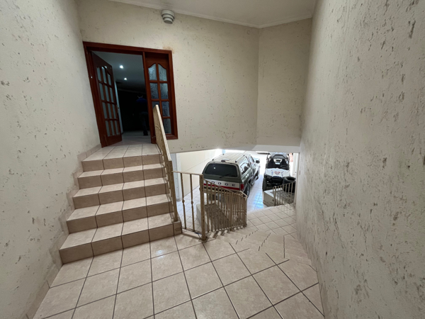 Casa en Venta con Amplio Estacionamiento en Gómez Palacio, Durango — foto 1 de 39