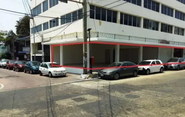 LOCAL COMERCIAL  182 M2 EN ESQUINA, CENTRO  (5CORTINAS)