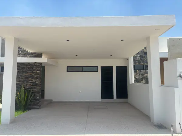 Casa con Recamara en Planta Baja Equipada