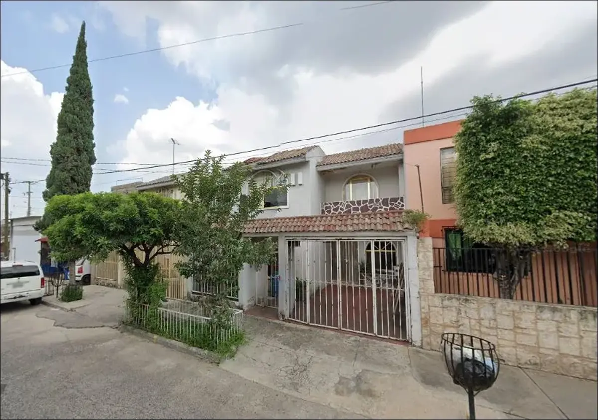 Casa en venta en El Dean, Guadalajara — foto 1 de 19