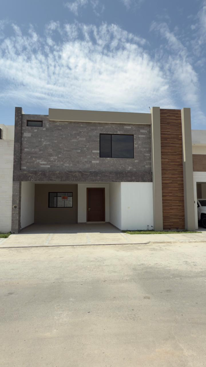 Hermosa Casa Primera línea de Viñedos con recámara en planta baja con baño completo Hermosa Casa Primera línea de Viñedos con recámara en planta baja con baño completo
