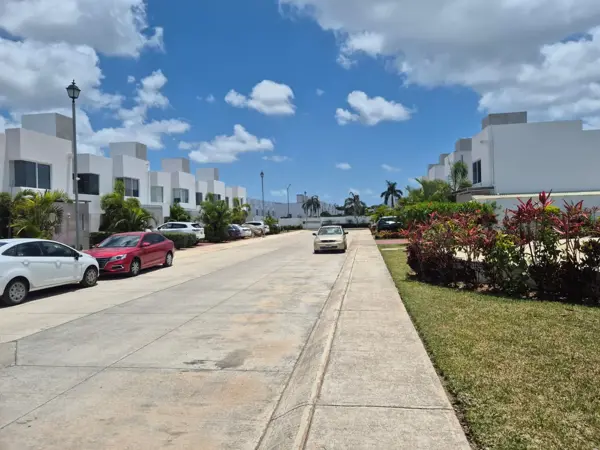Casa en venta en Izamal Residencial, Benito Juárez — foto 2 de 13