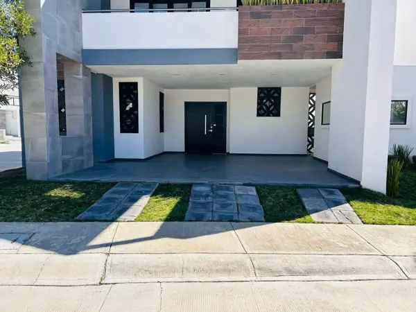Casa Amueblada en Exclusivo Residencial