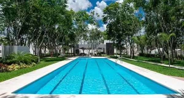 Casa con Terraza en Residencial Almazara — foto 1 de 14