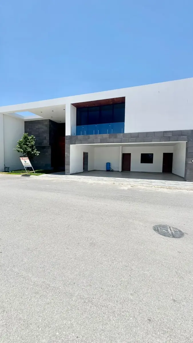 Casa en venta en Hacienda del Rosario, Torreón — foto 1 de 57