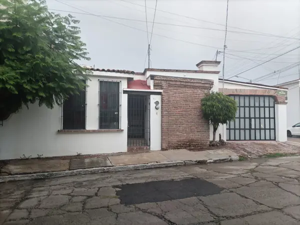 Se Renta Excelente Ubicacion, Casa Una Planta Recien Remodelada