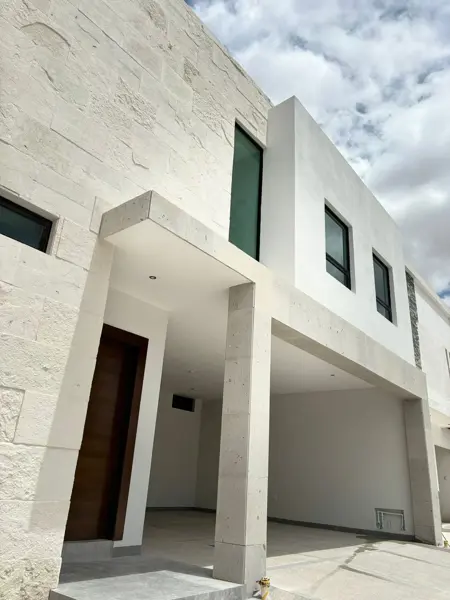 Residencia Moderna, amplia y elegante en el primer cuadro de Viñedos TRC