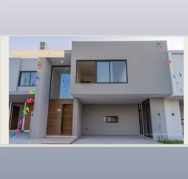 Casa en comunidad cerrada en Lomas del Dorado, Boca del Río, en venta