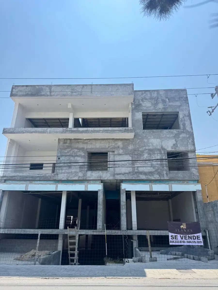 Edificio en venta en Los Pinos, Saltillo — foto 1 de 26