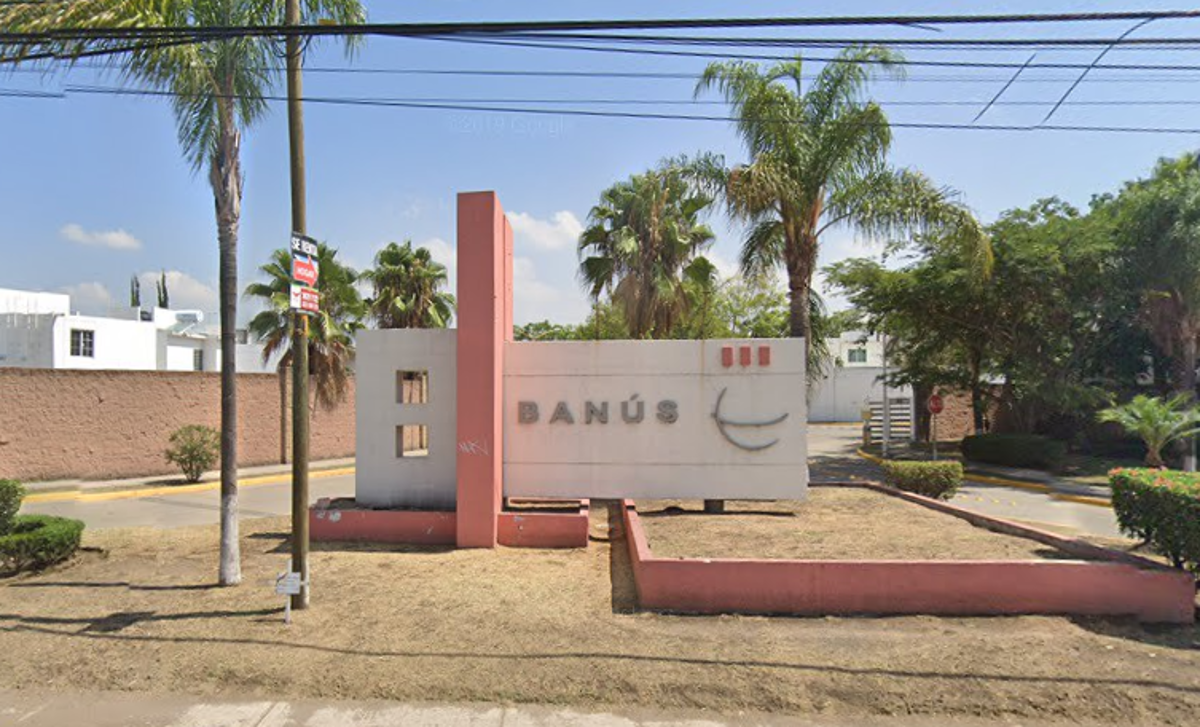 Casa en venta en Santa Cruz de las Flores, Tlajomulco de Zúñiga — foto 1 de 8