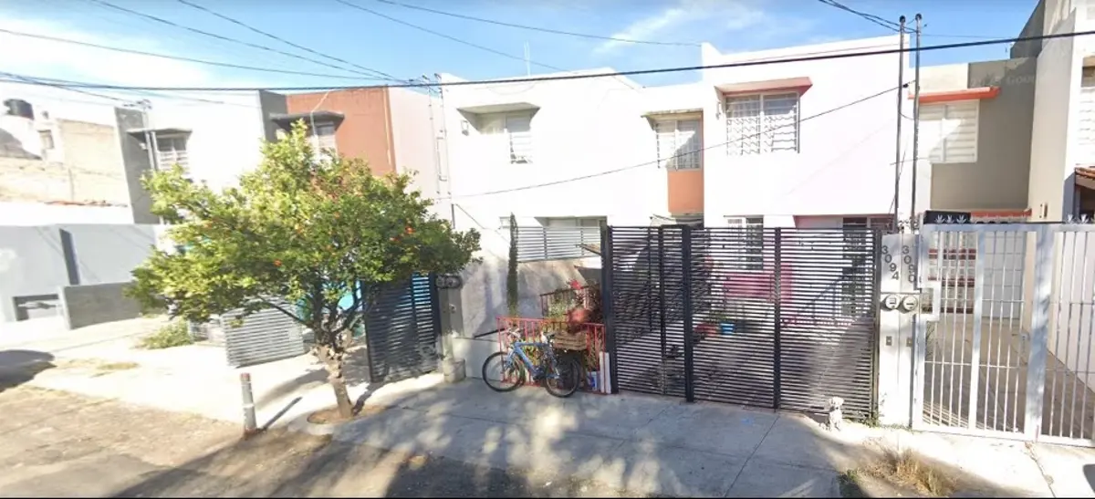 Casa en venta en Lomas de Zapopan, Zapopan — foto 1 de 12