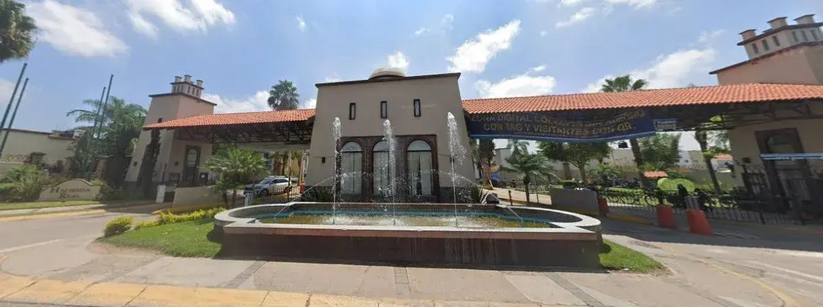 Casa en venta en Hacienda Del Real, Tonalá — foto 1 de 19