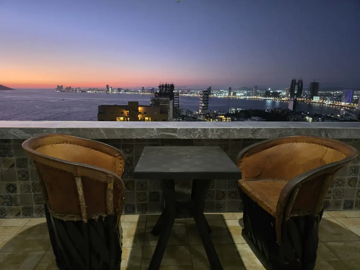 Casa en venta en Mazatlán Centro, Mazatlán — foto 1 de 100
