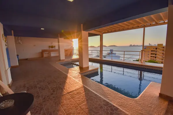 Casa en venta en Mazatlán Centro, Mazatlán — foto 2 de 100