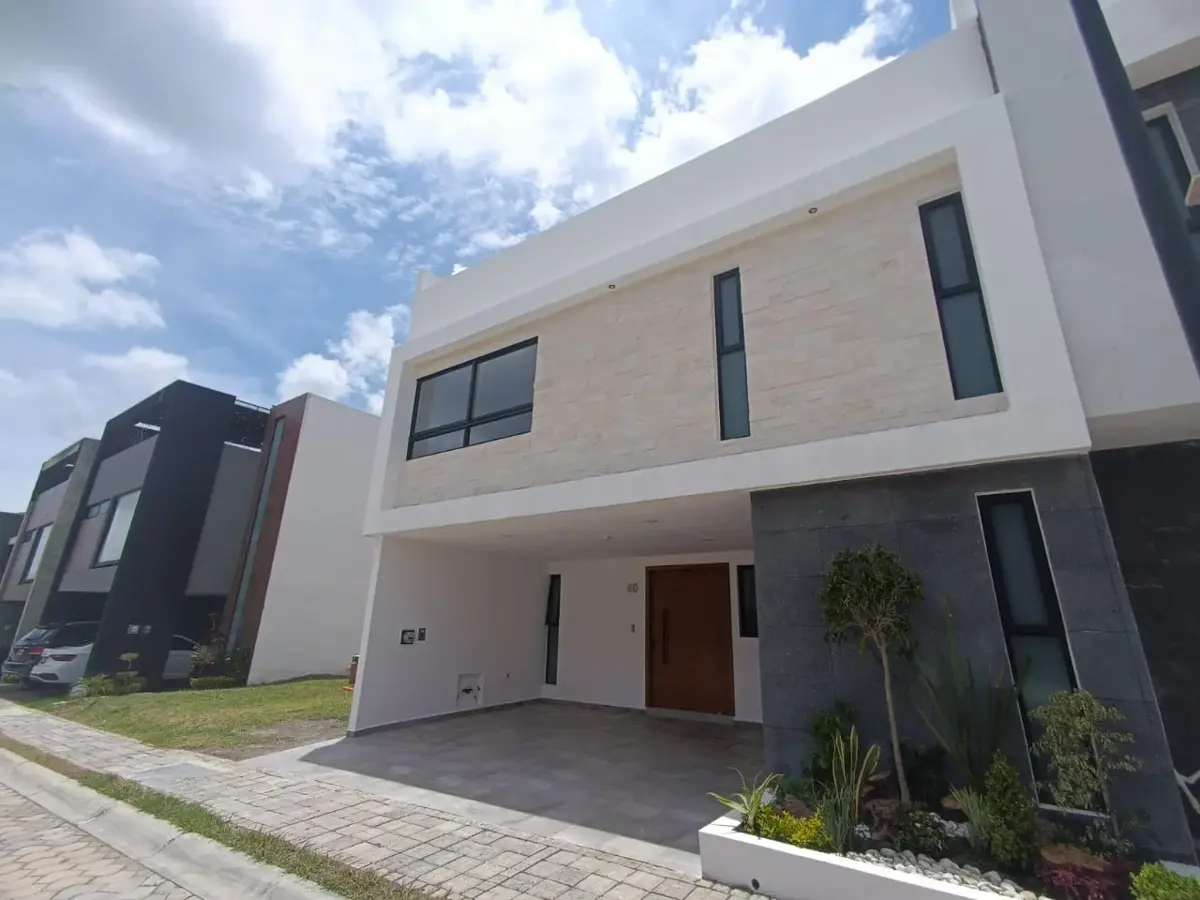 Casa en venta en Lomas de Angelópolis, San Andrés Cholula — foto 1 de 15