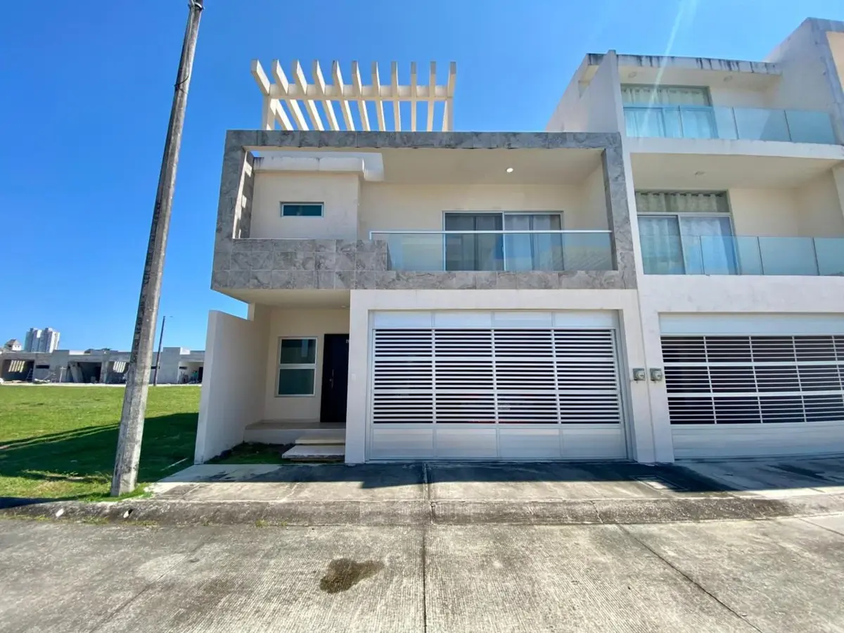 Casa en venta en Graciano Sánchez Romo, Boca del Río — foto 1 de 11