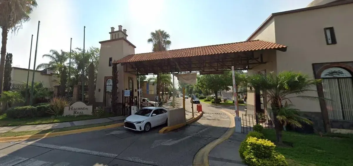 Casa en venta en Jardines de La Hacienda, Tonalá — foto 1 de 14