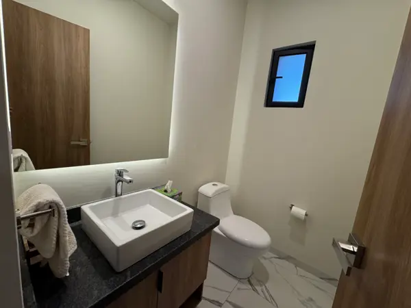 Casa de Lujo 3 Niveles con Roof Garden en Privada Premium, Altos de Juriquilla