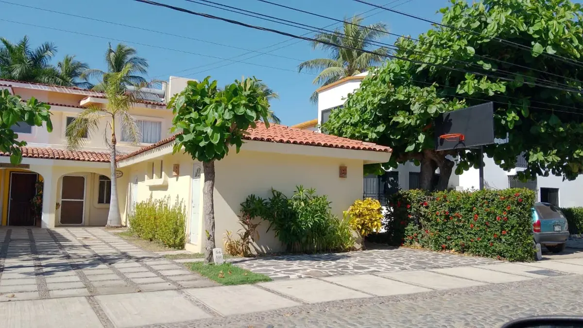 Casa en renta en Nuevo Miramar, Manzanillo — foto 1 de 9