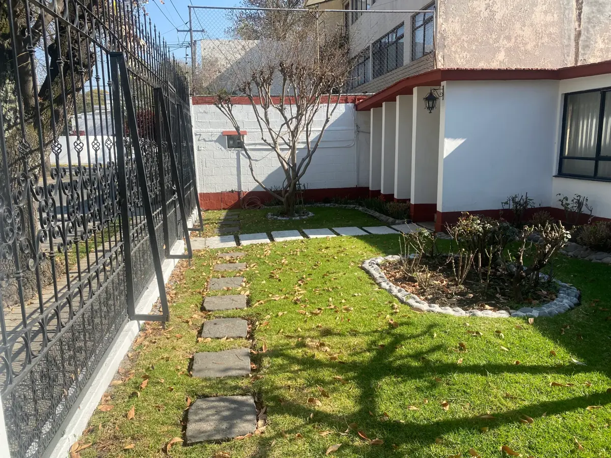 Casa en venta en Jardines de San Mateo, Naucalpan de Juárez — foto 1 de 23