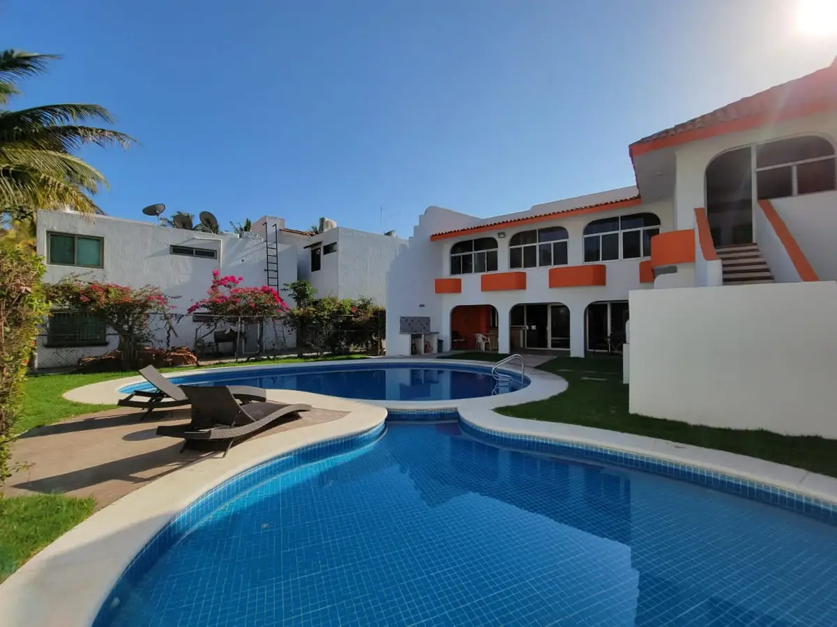 Casa en renta en Nuevo Miramar, Manzanillo — foto 1 de 17
