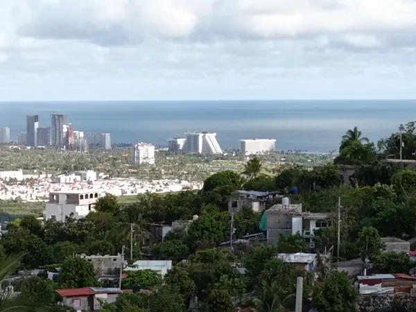 Casa con hermosa vista al mar cerca de puerto marquez $700,000 pesos