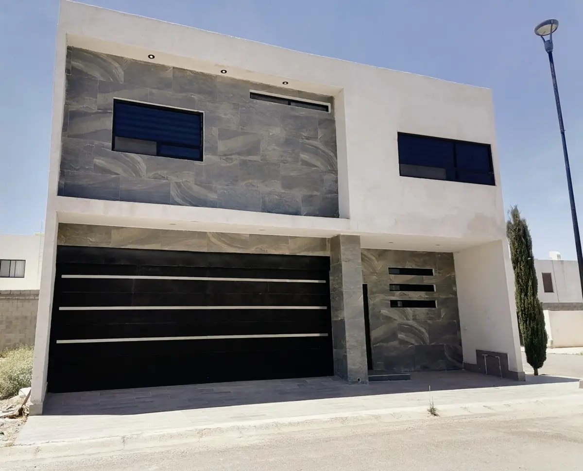 Casa en venta en Villas del Renacimiento, Torreón — foto 1 de 24