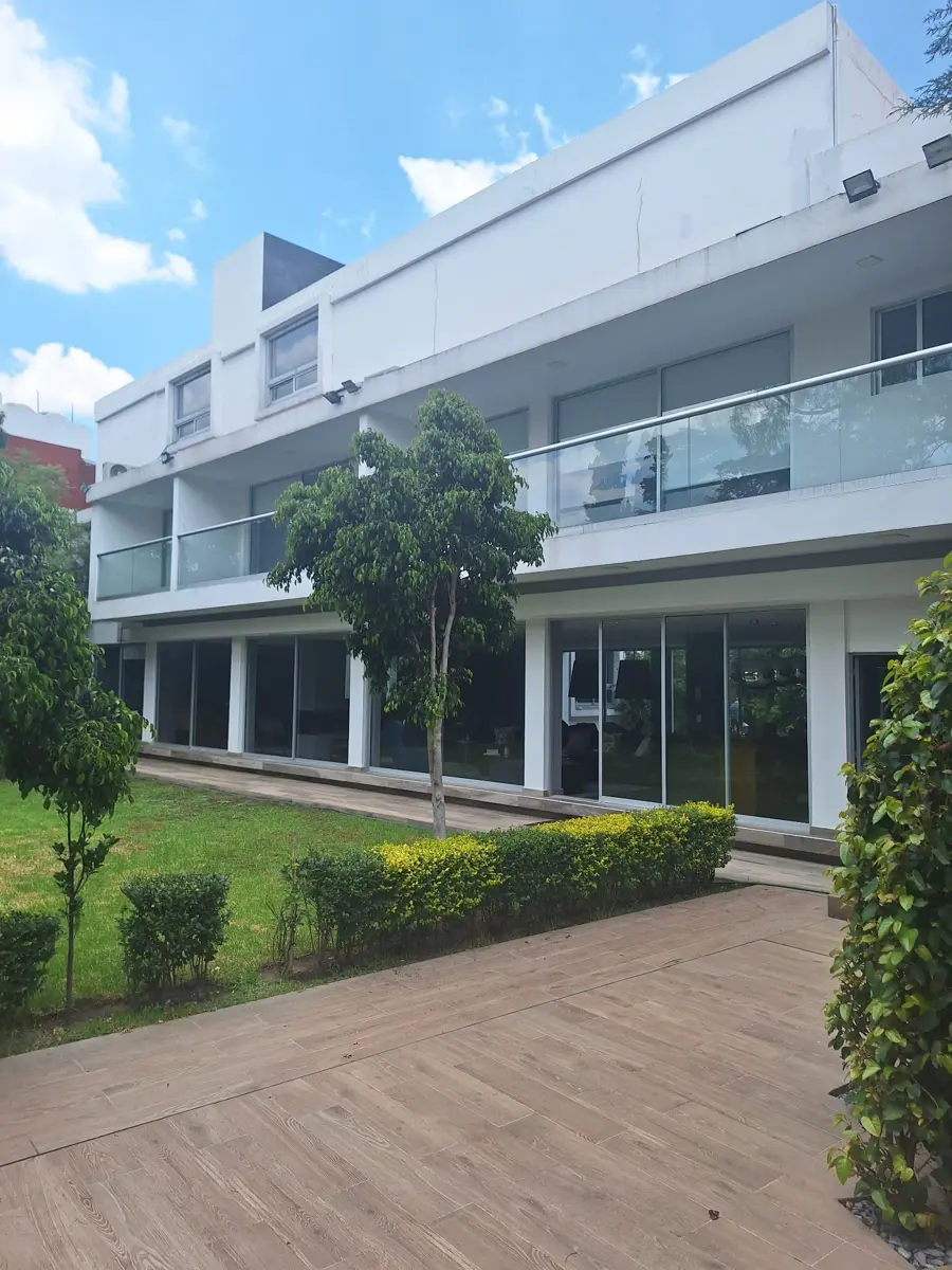 Casa en venta en Ciudad Satelite, Naucalpan de Juárez — foto 1 de 24