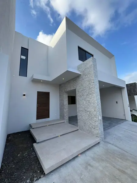 Hacienda Santiago. Casa Nueva. Preciosa. 4 Recámaras Cada Una con Su Baño Completo y Vestidor.