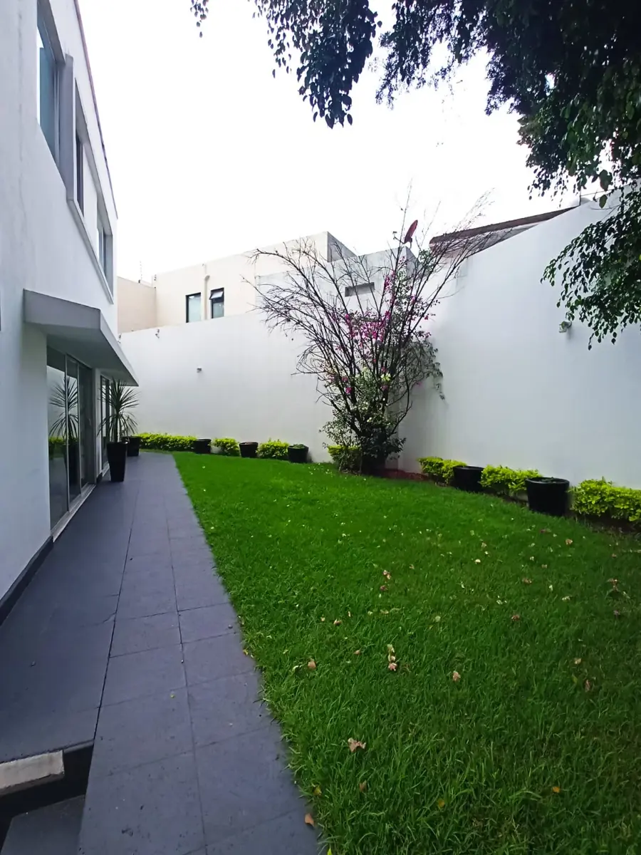 Casa en renta en Lomas de Chapultepec III Sección, Miguel Hidalgo — foto 1 de 21