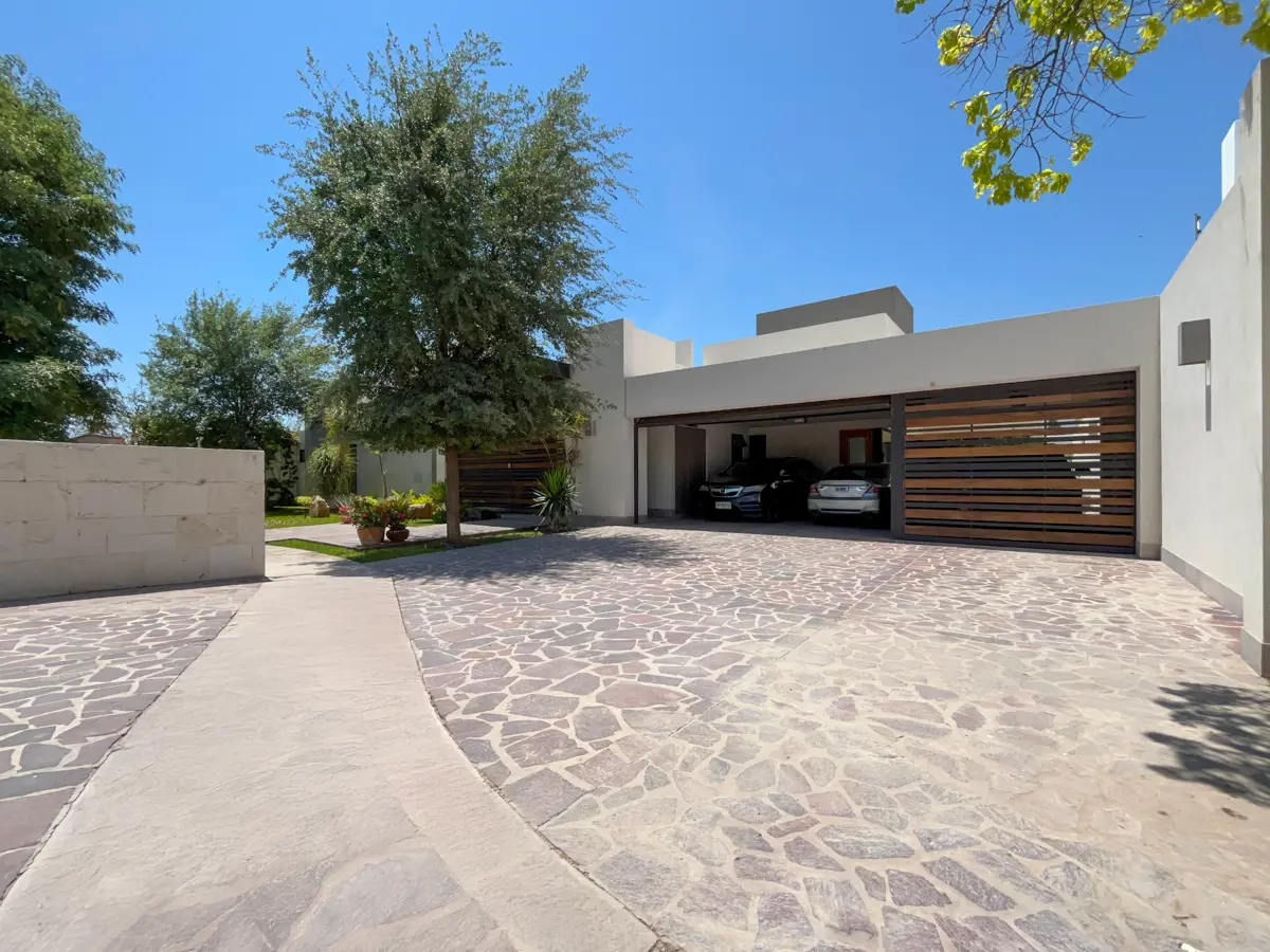 Casa en venta en Las Villas, Torreón — foto 1 de 35