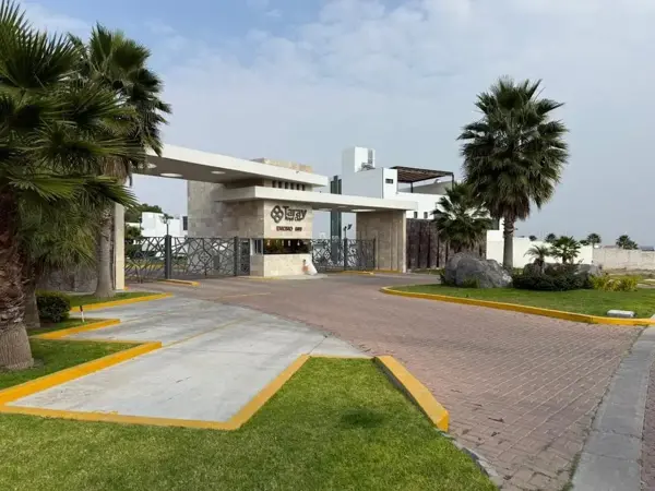 VENTA DE TERRENO 136M2 CIUDAD MADERAS FRENTE A UCO MONDRAGÓN