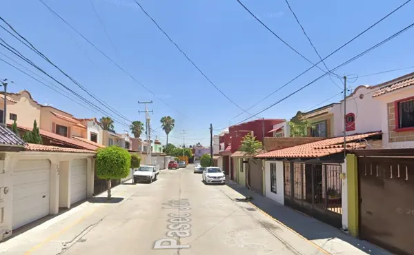 Casa en venta en Bosques de la Alameda, Celaya — foto 2 de 11