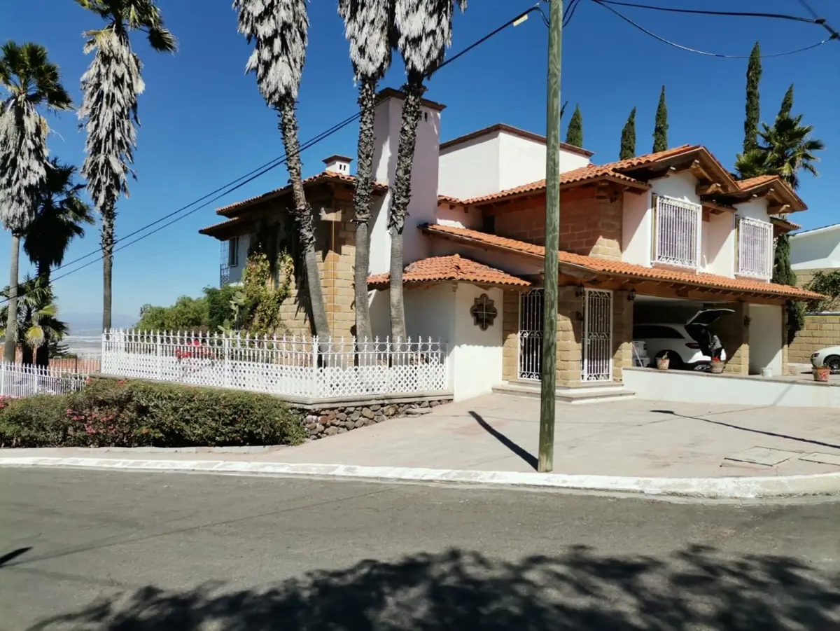 Casa en venta en Vista Real y Country Club, Corregidora — foto 1 de 23