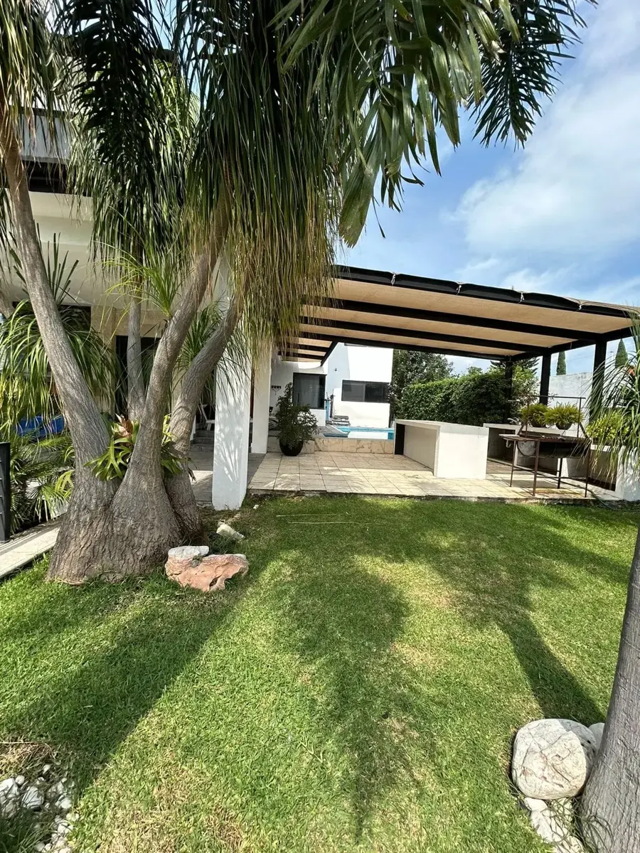 Casa en venta en Lomas de Cocoyoc, Atlatlahucan — foto 1 de 15