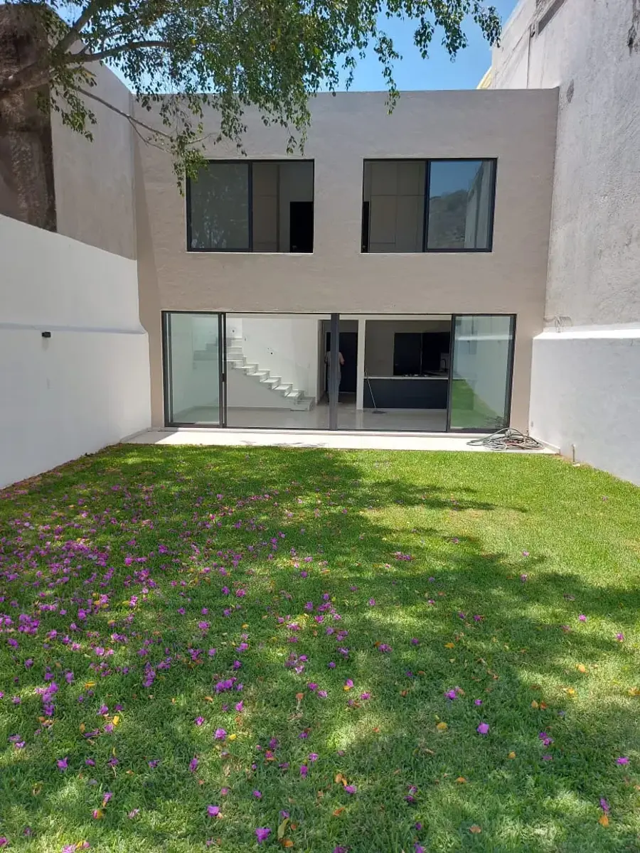 Casa en venta en Las Fincas, Jiutepec — foto 1 de 25