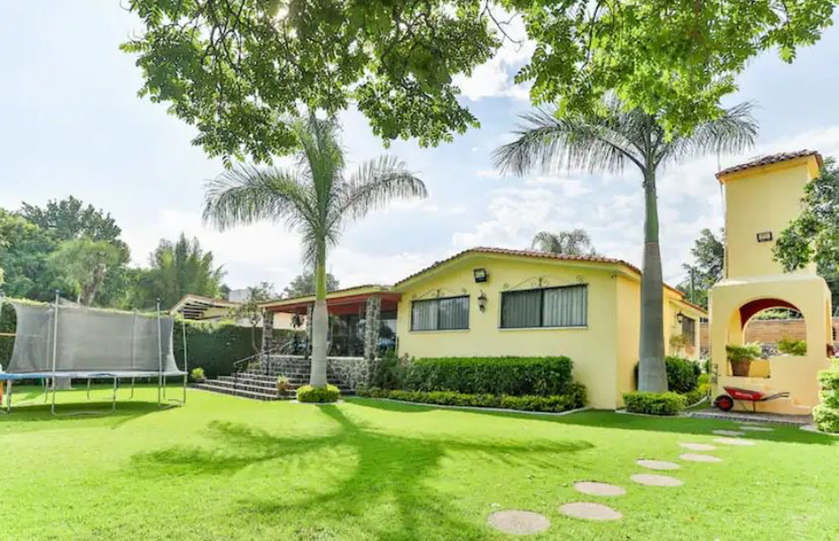 Quinta en venta en Jardines de Ahuatepec, Cuernavaca — foto 1 de 22
