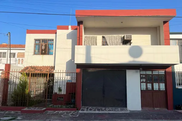 Casa en RENTA en col. Del Valle