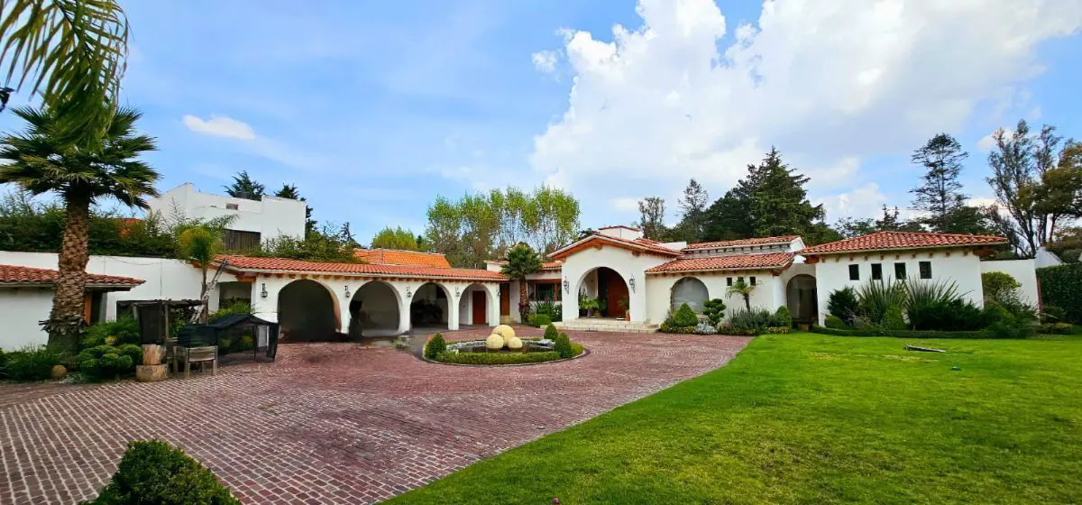 Casa en venta en San Carlos, Metepec — foto 1 de 42