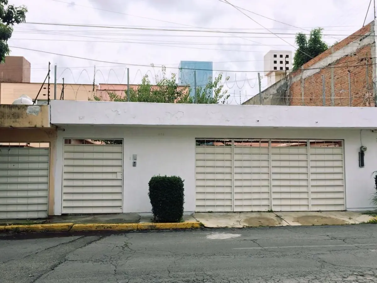 Casa en venta en Morelos 1a Sección, Toluca — foto 1 de 17