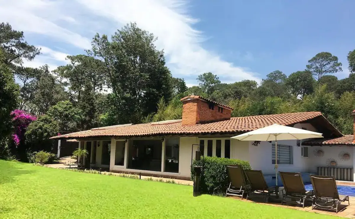 Casa en venta en Avandaro, Valle de Bravo — foto 1 de 40