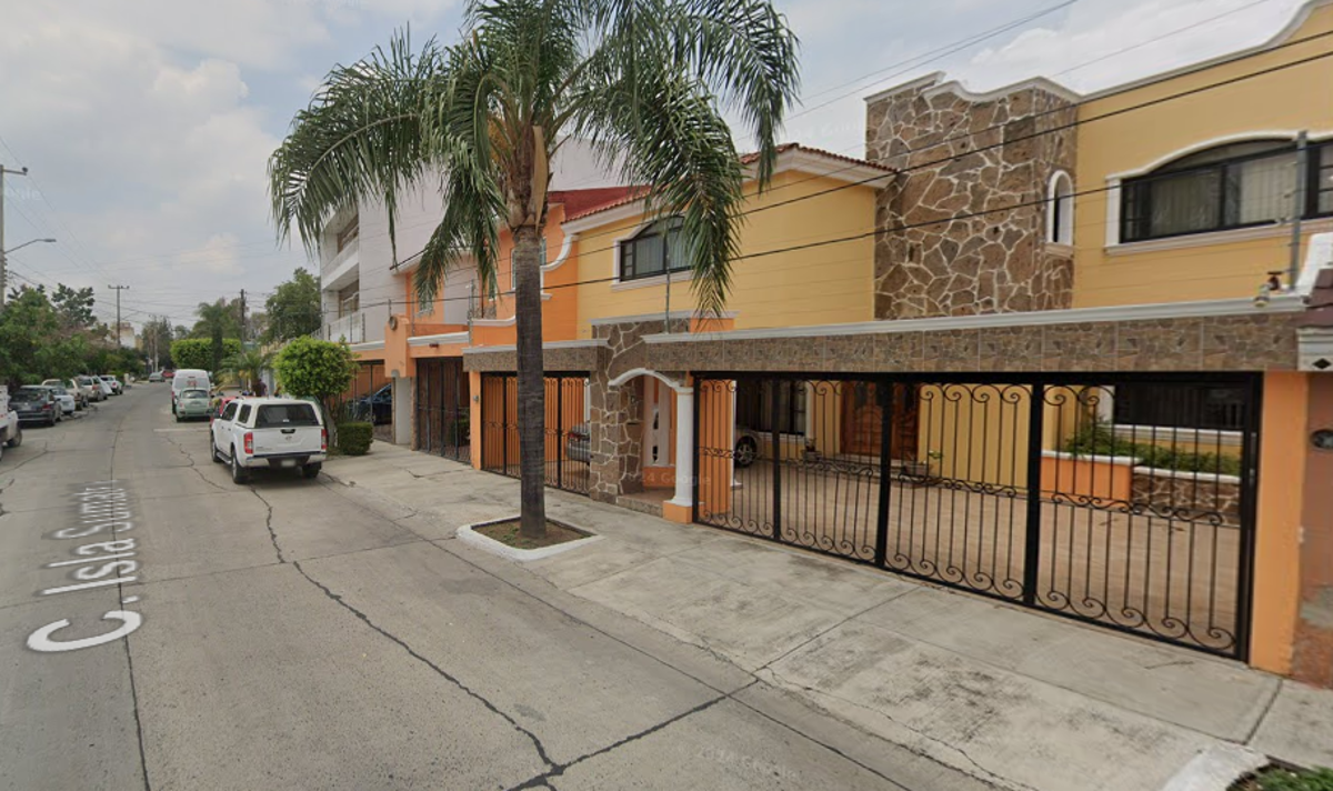 Casa en venta en Bosques de La Victoria, Guadalajara — foto 1 de 10