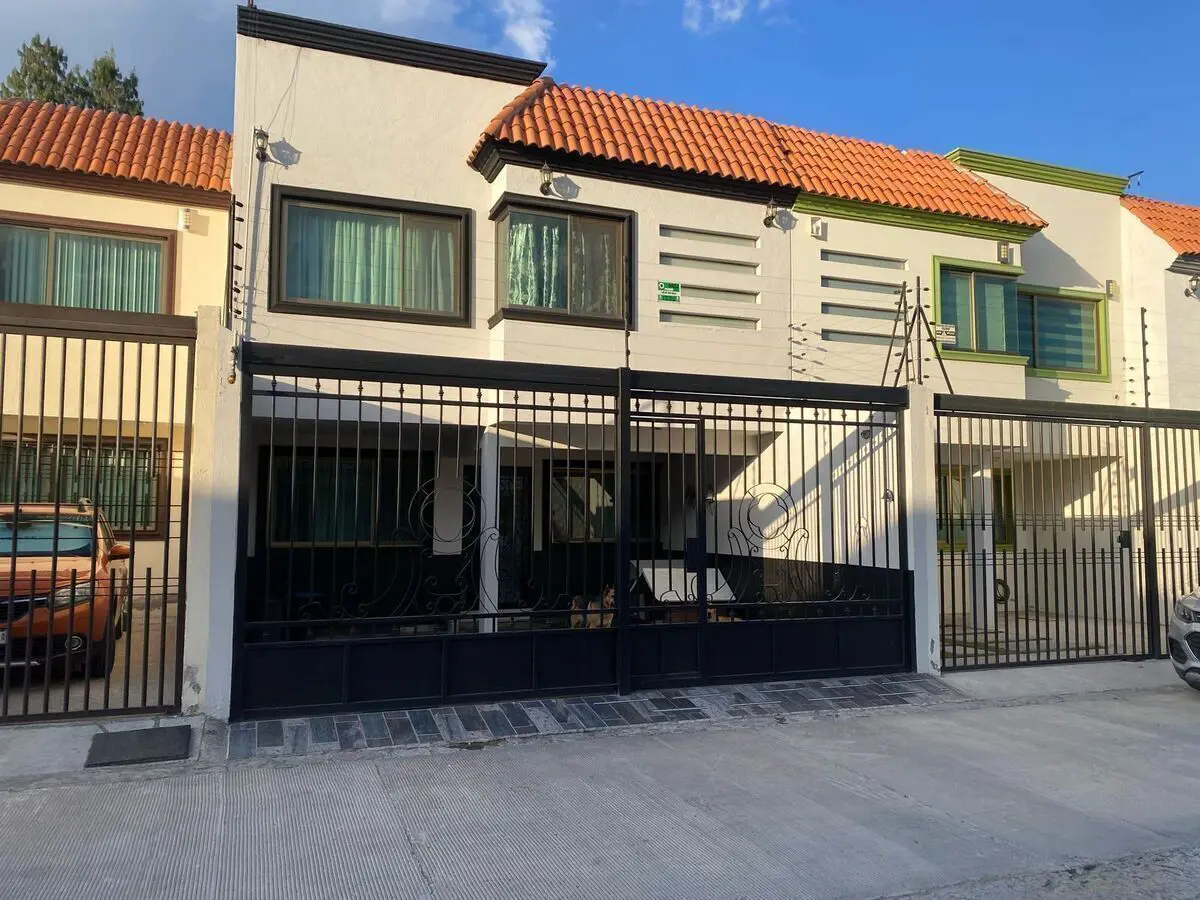 Casa en venta en Cacalomacán Centro, Toluca — foto 1 de 14