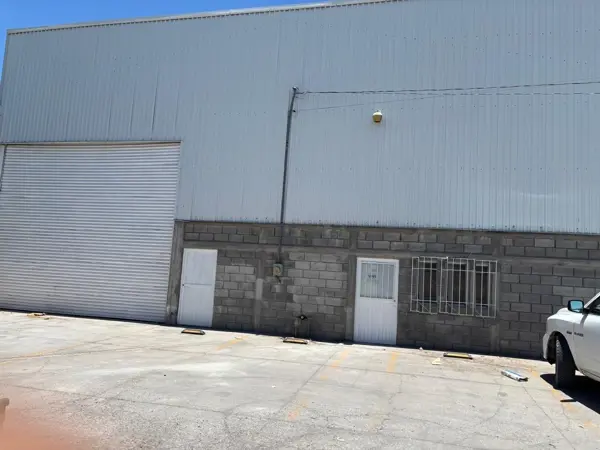Bodega en Renta en Av. Juarez, Zona Industrial en Torreón, Seminueva