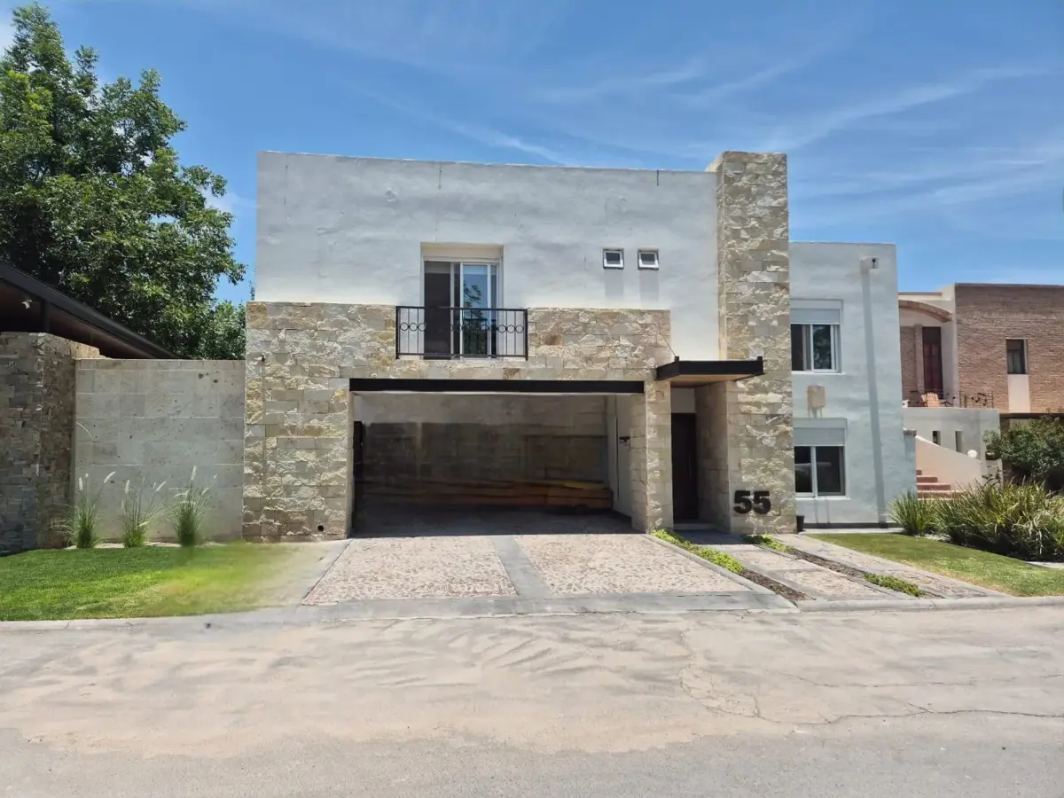 Casa en venta en Las Trojes, Torreón — foto 1 de 26