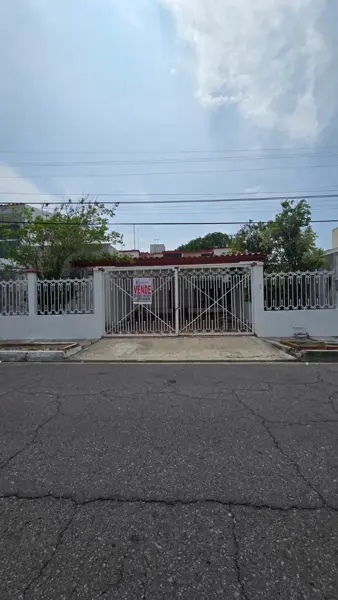 Casa en Venta de dos Niveles ubicada en Costa de Oro, cerca de zona de comercios, avenidas principal
