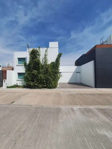 ?? MODERNA, CÁLIDA Y CON ESPACIOS QUE CONECTAN Una casa no solo debe verse bien, debe sentirse bien.