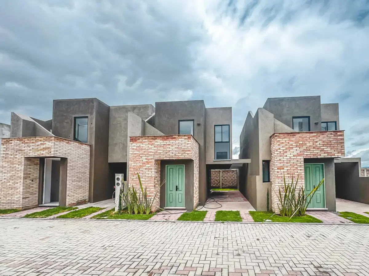 Casa en venta en San Francisco Ocotlán (Ocotlán), Coronango — foto 1 de 41