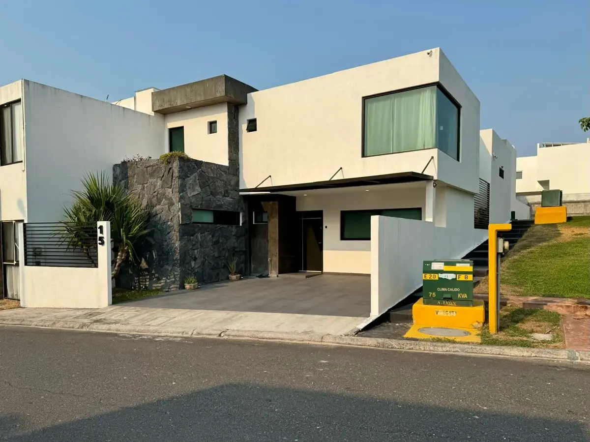 Casa en venta en Lomas de la Rioja, Alvarado — foto 1 de 12
